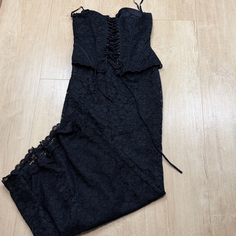 House of CB solaine Black lace Corset maxi dress, SIZE LARGE - Picture 5 of 8